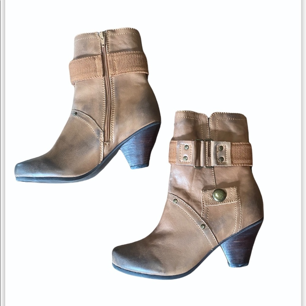 Pour La Victoire Brown Leather Boots with Low Heel size 8.5